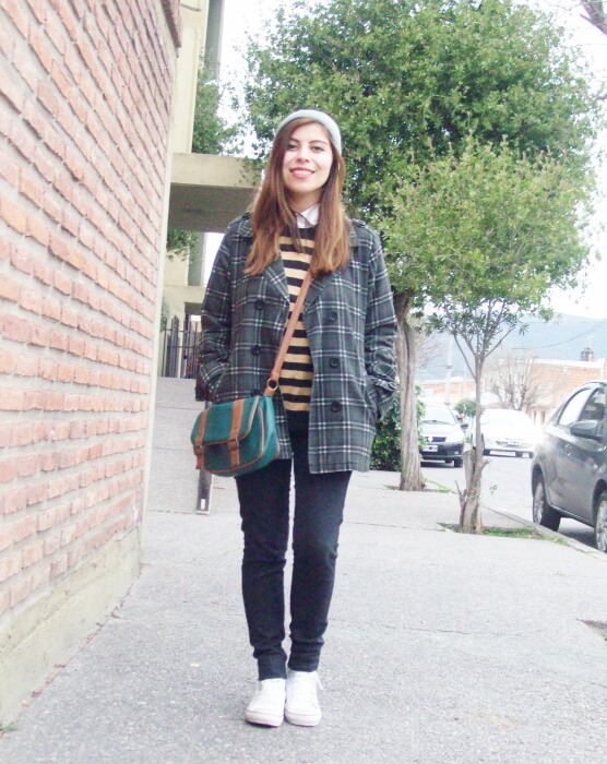 grey-plaid-coat-striped-sweater-pattern-mix-fall-winter-2015-streetstyle03