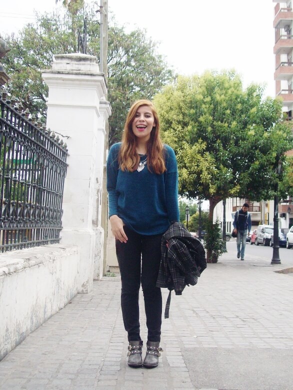 emerald-blue-sweater-black-skinny-jeans-grey-anle-boots-fall2015-streetstyle12