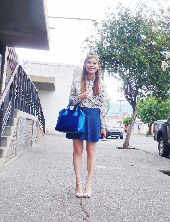preppy-blue-skater-mini-button-up-shirt-strappy-sandals-rosegal-blue-tote-bag-streetstyle05
