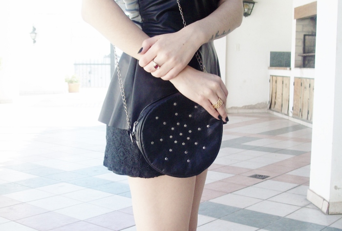 black-faux-leather-peplum-lace-shorts-streetstyle-blogger-summer2015 - 05
